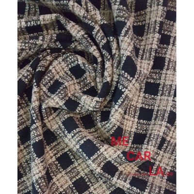 Lana estampada tipo chanel con cuadros tostados y negro