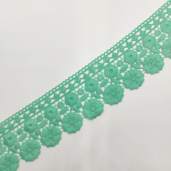 Puntilla de guipur en algodón color verde aguamarina
