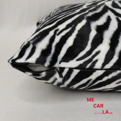 Funda cojín pelo corto extra suave Cebra